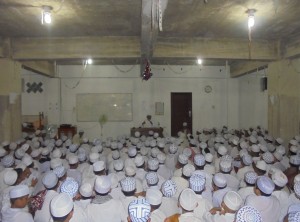 Santri Ummul Ayman Antusias mendengar tausiah dari Ust. Chalidin